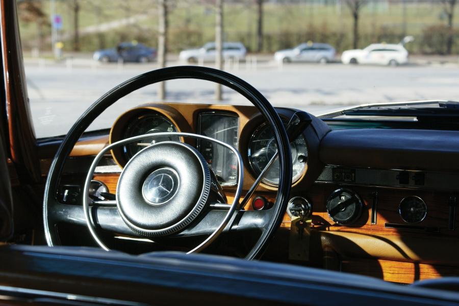 Торпедо Mercedes-Benz 600 Pullman Limousine 1970 года  (фото 27 из 31)